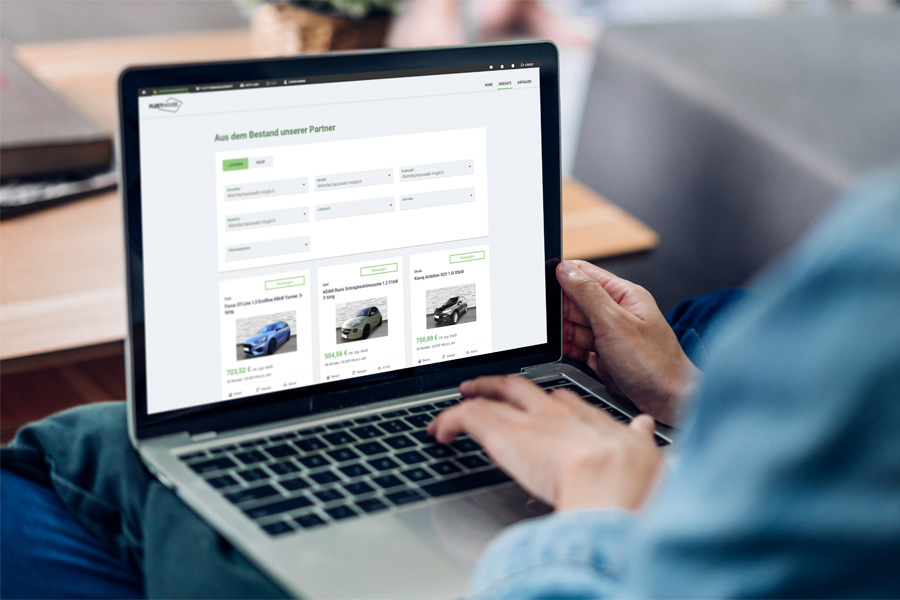 Das Bild zeigt eine Auswahl an Fahrzeugen auf der Fleethouse-Plattform, wobei verschiedene Filteroptionen sichtbar sind, die eine gezielte Suche nach spezifischen Fahrzeugkriterien ermöglichen.