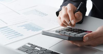 Es gibt verschiedene Methoden, den geldwerten Vorteil eines Dienstwagens zu berechnen und zu versteuern.